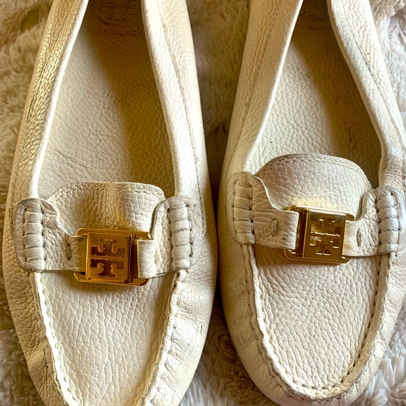 Tory Burch  off white driving loafers size 10 - Picture 1 of 5